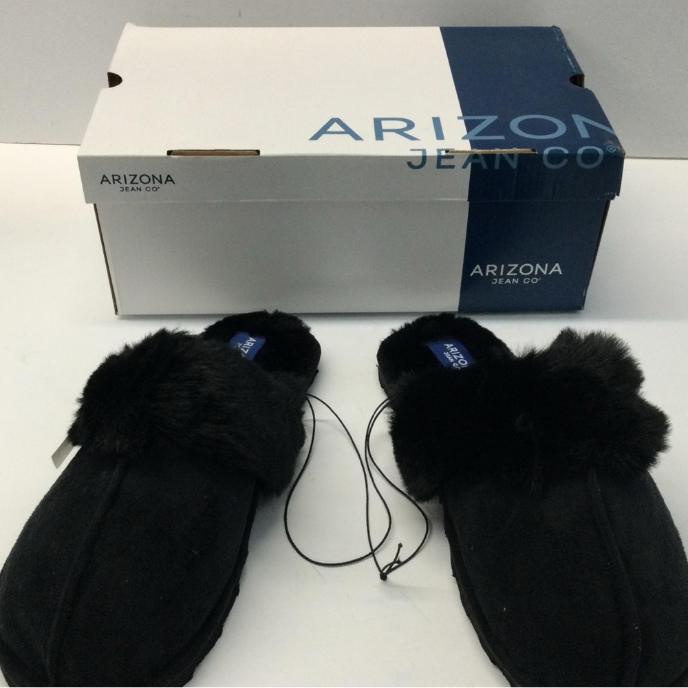 NWT‎ Brand new Women's Arizona Jean Co fuzzy slippers SZ L 9-10